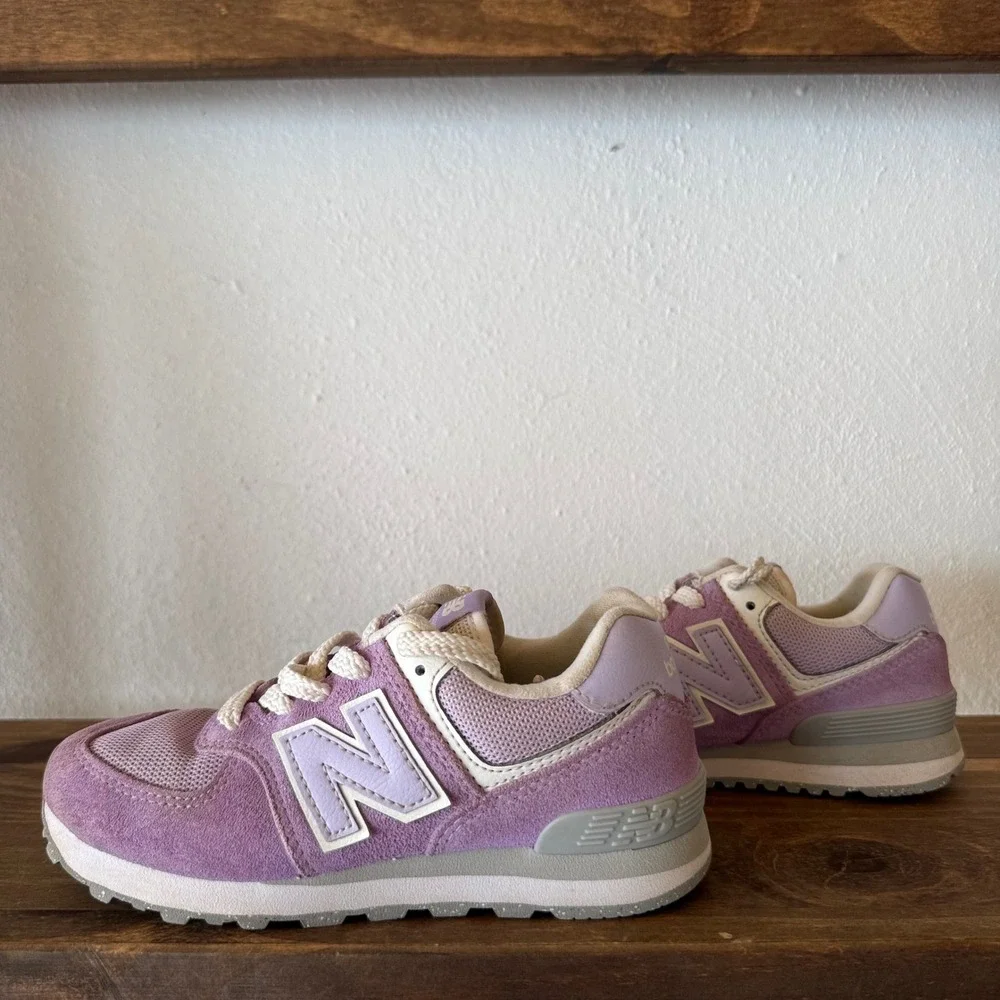 New Balance 574 Kids Lilac Glow Suede Sneakers PC574ESL Size 13